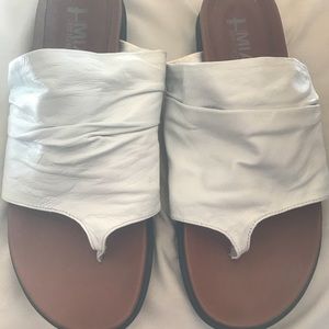 Beautiful white sandals. New without tags
